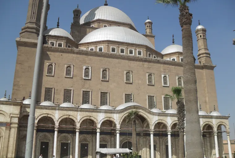 Le Caire