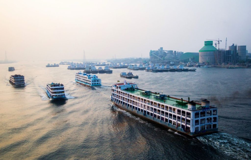 Dahabiya ou grand bateau : quelle croisière choisir ?