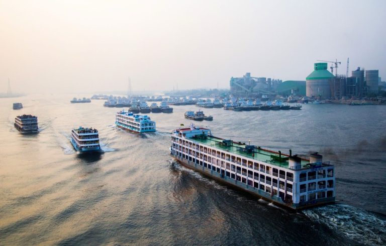 Dahabiya ou grand bateau : quelle croisière choisir ?